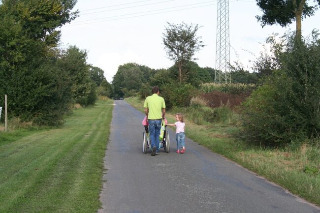walk-2708122_960_720